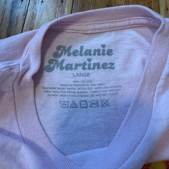 Large Melanie Martinez pink graphic tee - Picture 2 of 3